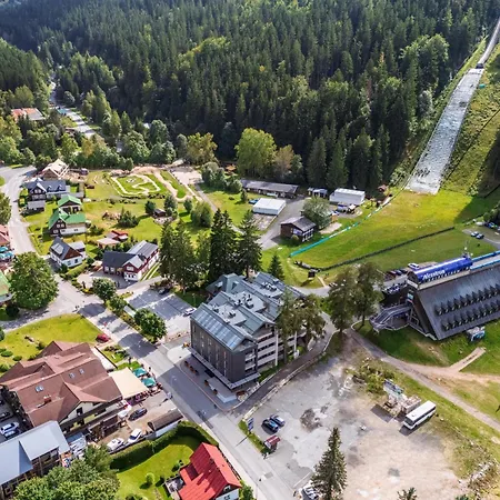 公寓 Mountain No 209-corso Harrachov, High Speed Wi-fi, Ambilight Smart Tv, Netflix, Youtube, Free Parking, Private Sejf, Private Bike Storage, Harrachovcard 哈拉霍夫